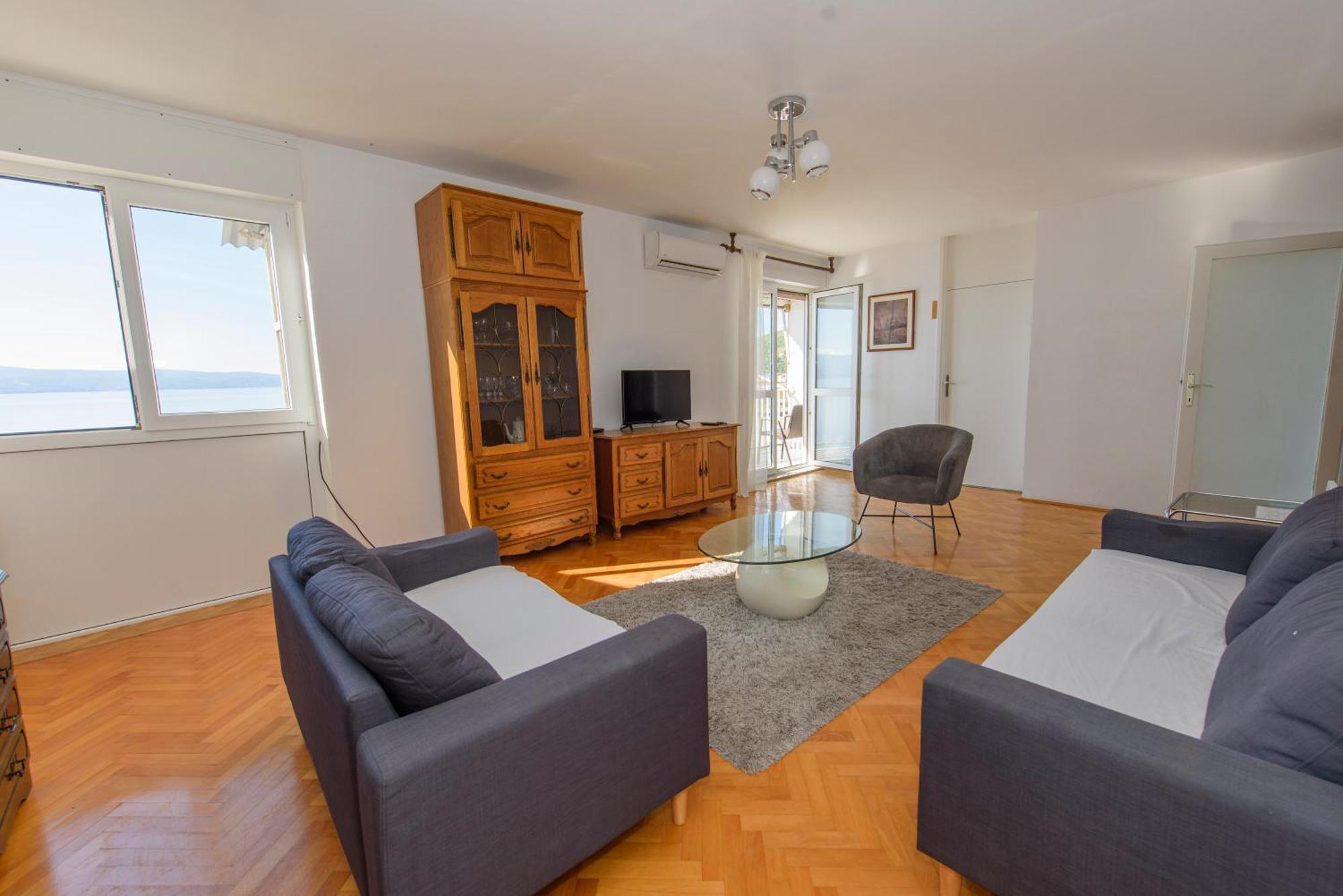 Sunny Apartment Омиш Экстерьер фото