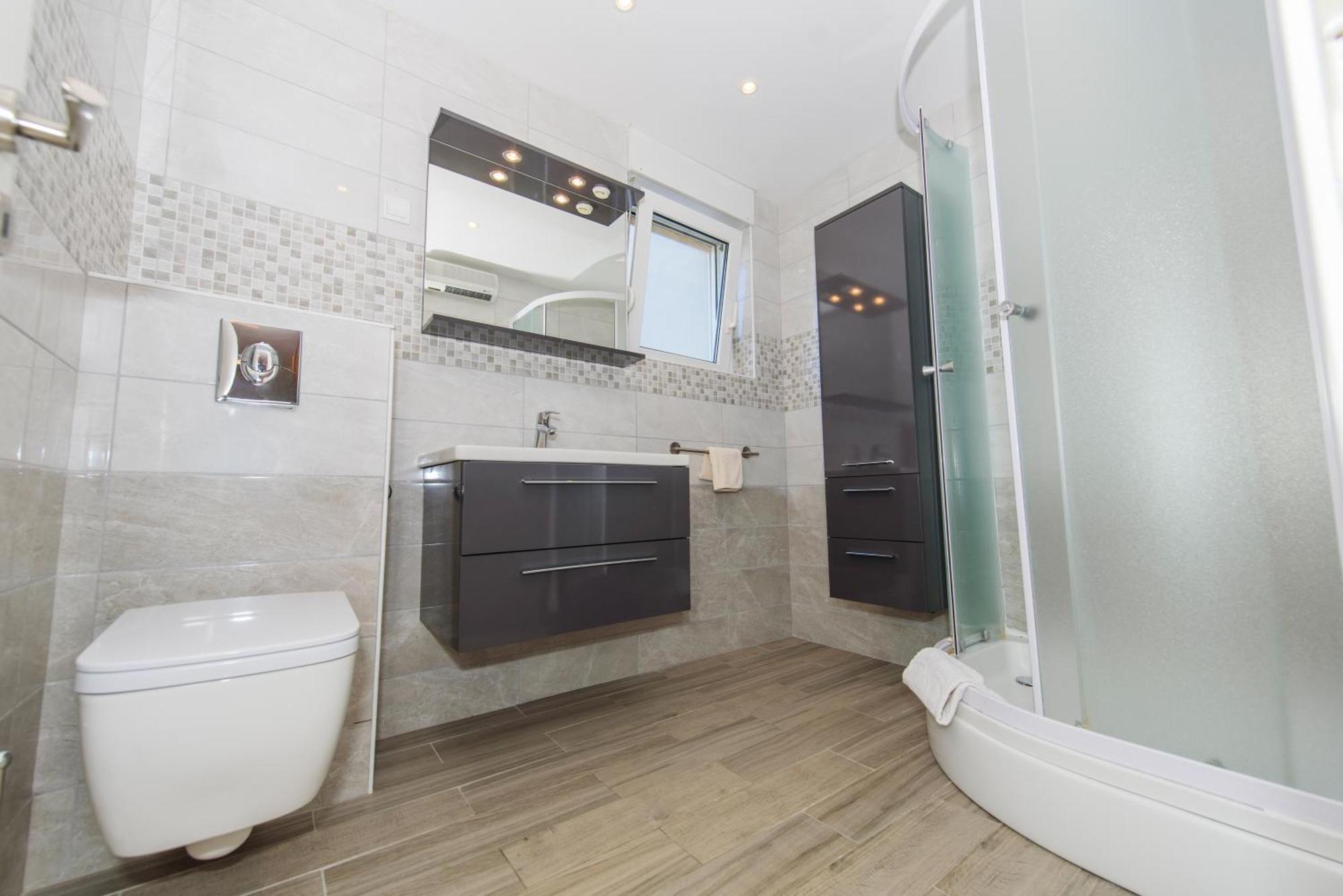 Sunny Apartment Омиш Экстерьер фото
