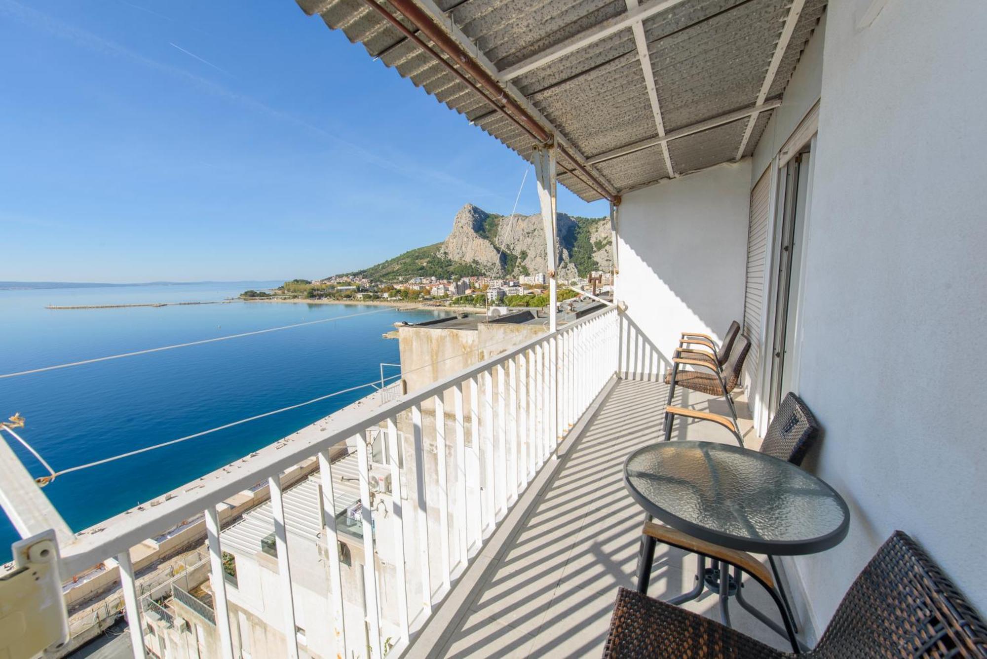 Sunny Apartment Омиш Экстерьер фото
