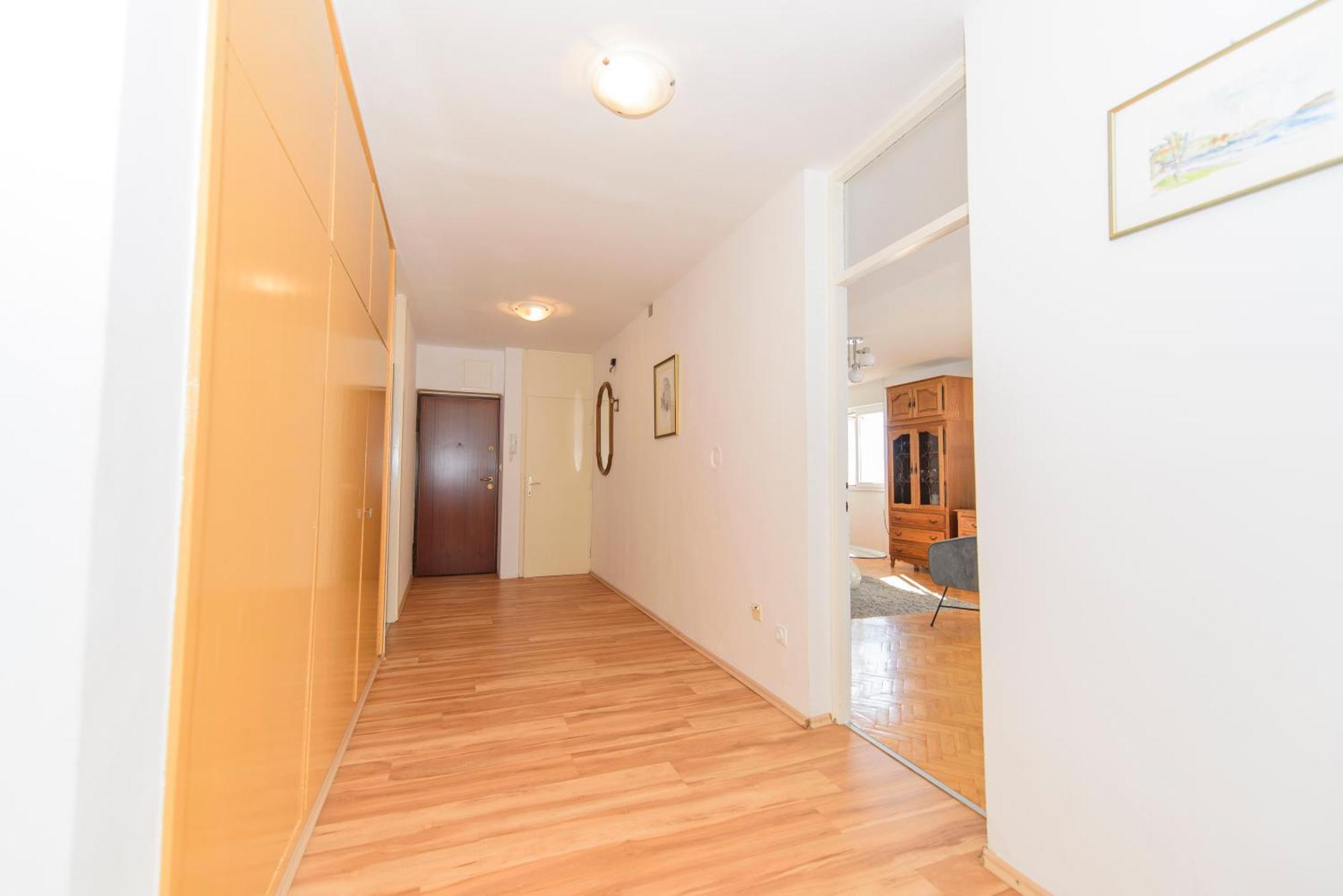 Sunny Apartment Омиш Экстерьер фото