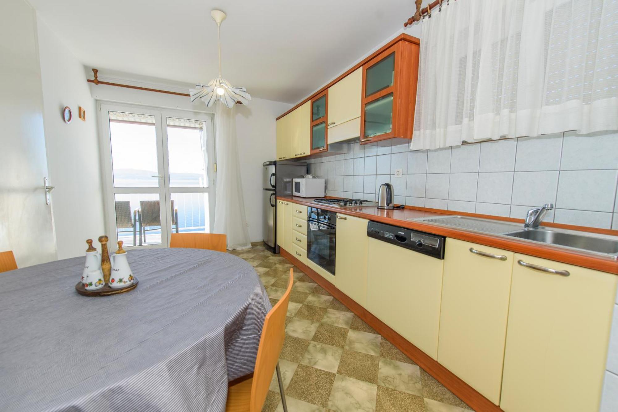 Sunny Apartment Омиш Экстерьер фото